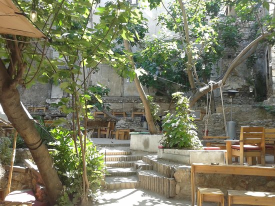 Insights Greece - 5 Best Courtyard Cafes in Athens