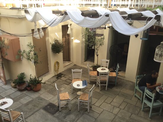 Insights Greece - 5 Best Courtyard Cafes in Athens