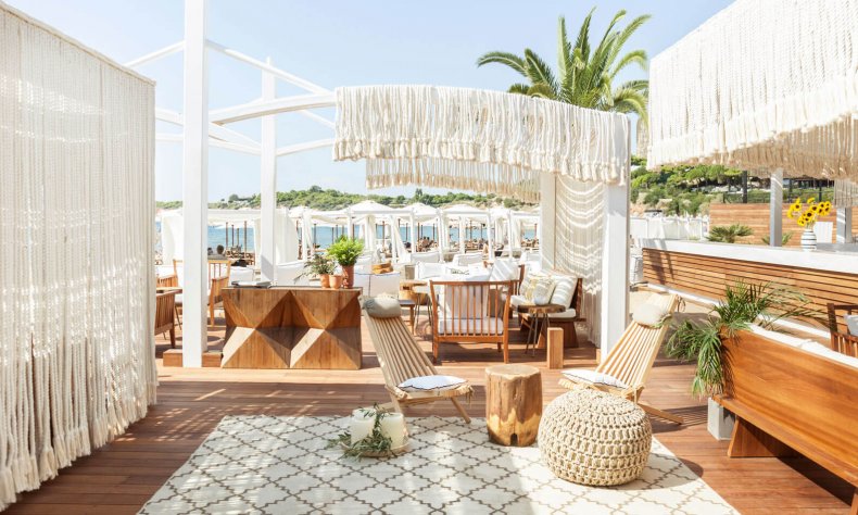 Insights Greece - 20 Best Beachfront Bars in Greece