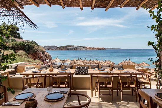 Insights Greece - 20 Best Beachfront Bars in Greece