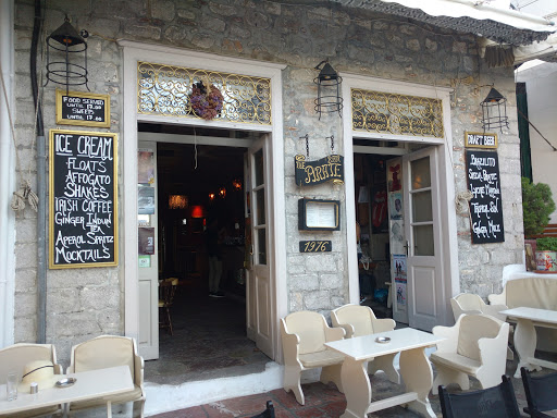 Insights Greece - Where to Eat and Drink in Hydra