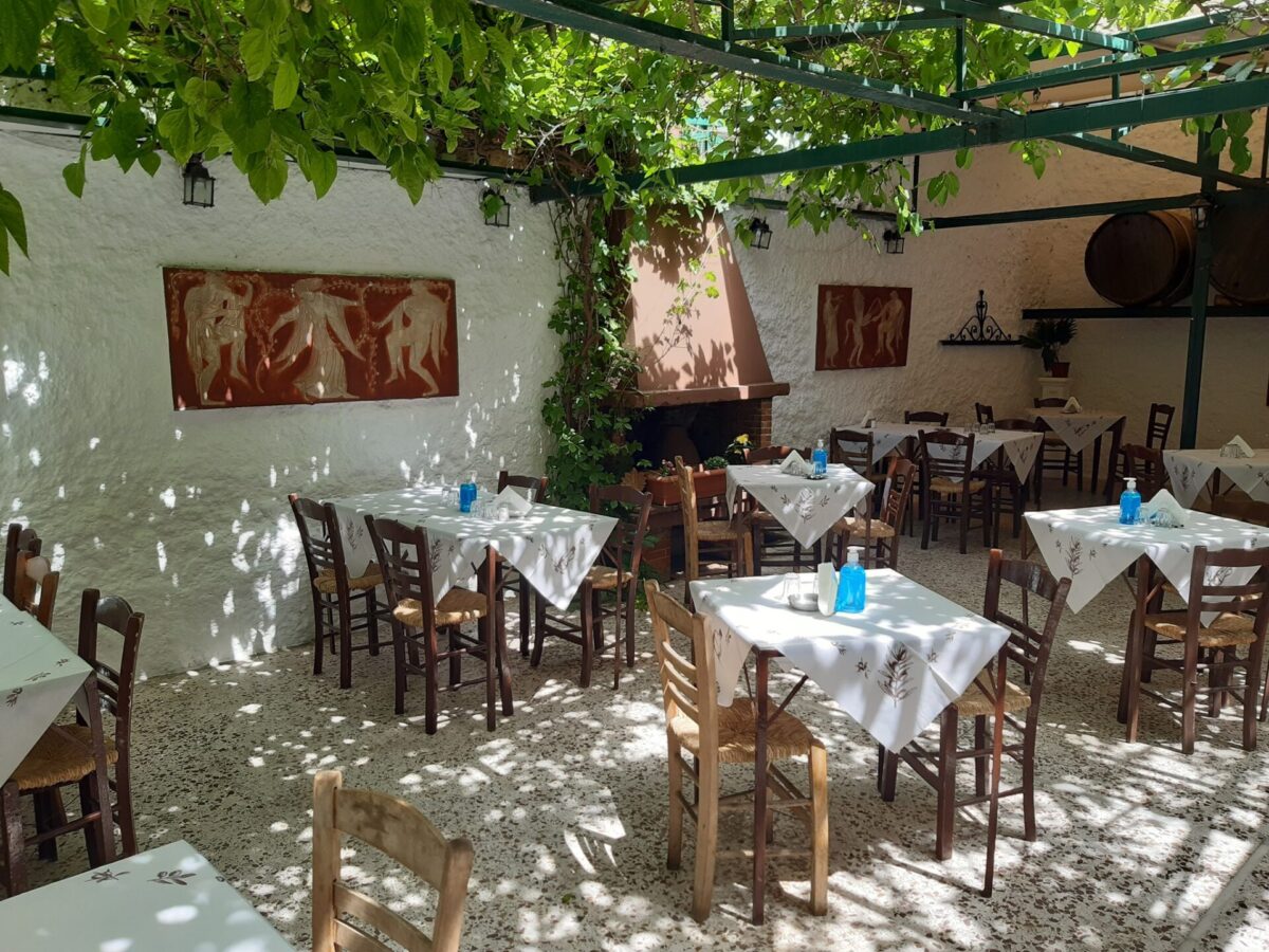 Insights Greece - A-Z MINIGUIDE: Athens’ Authentic Old Tavernas You Never Knew Existed