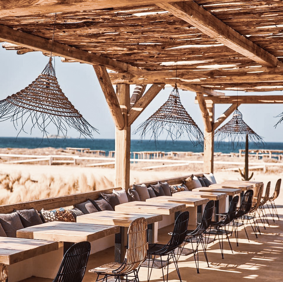 Insights Greece - Tribal-Chic Tortuga Beach Bar & Restaurant in Naxos