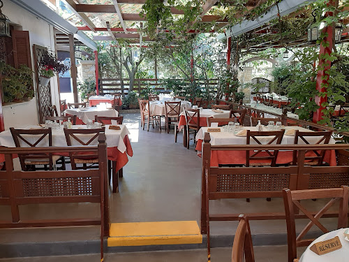 Insights Greece - A-Z MINIGUIDE: Athens’ Authentic Old Tavernas You Never Knew Existed